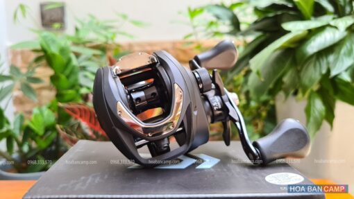 Máy Câu Ngang Daiwa CC80HS Tay Phải