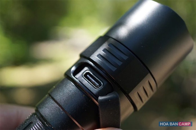 Đèn Pin Fenix PD40R V2 3000 Lumens