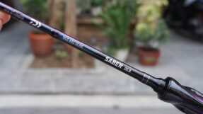 Can lure Daiwa 21 Saber ULG 2 khuc