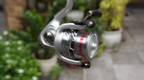 May cau doc Daiwa Crossfire LT 2020